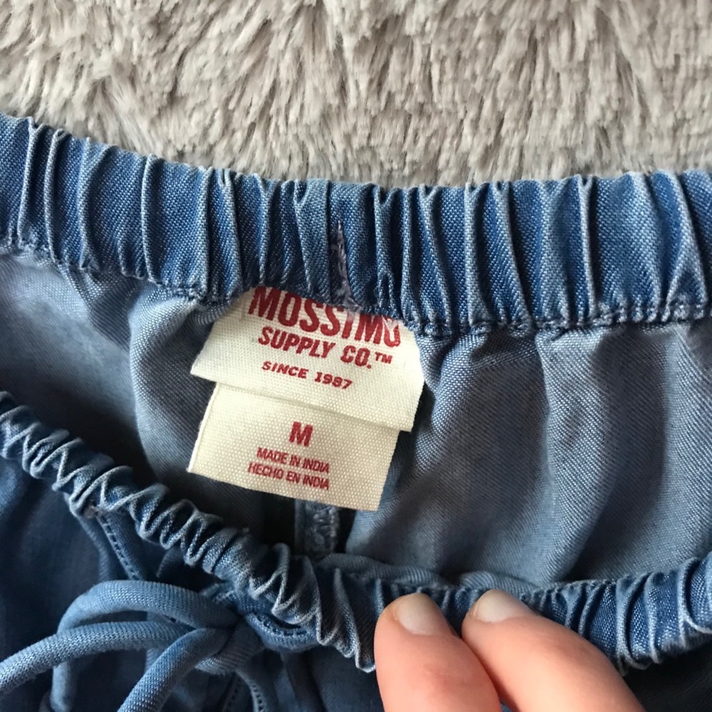 MOSSIMO shorts - Picture 2 of 4